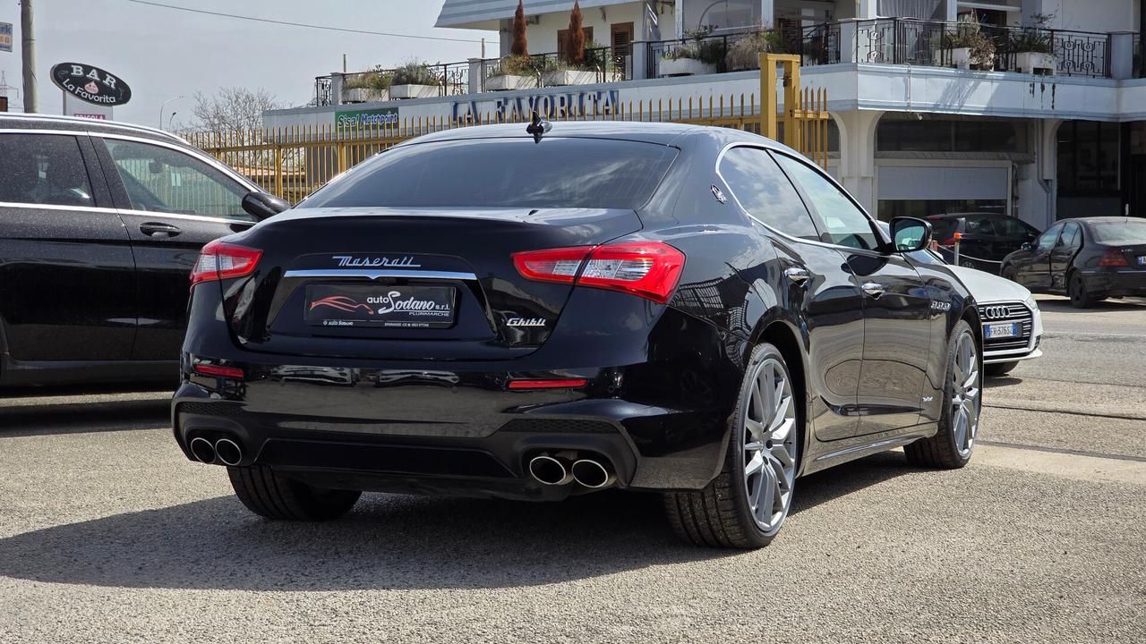 Maserati Ghibli V6 Diesel 275 CV Gransport