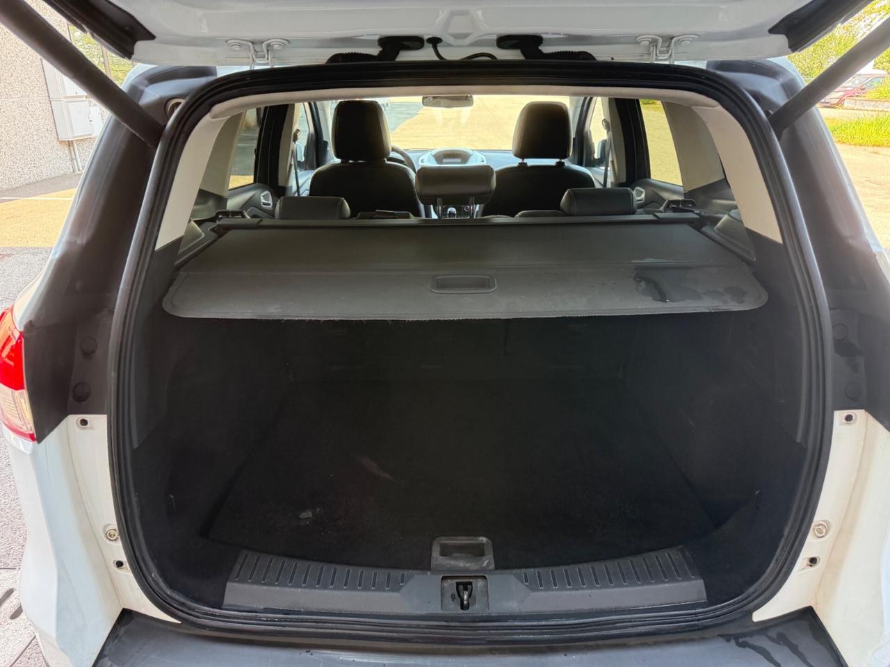 Ford Kuga 2.0 TDCI 140 CV 4WD Titanium