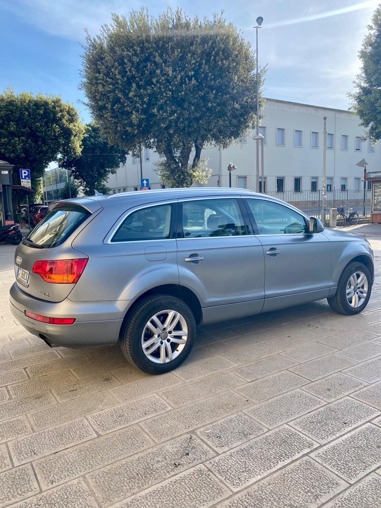Audi Q7 3.0 V6 TDI 233CV quattro tiptronic