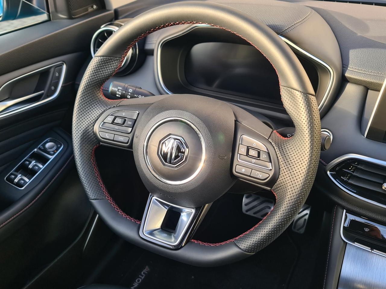 Mg HS 1.5T-GDI AT Luxury - Pari al nuovo