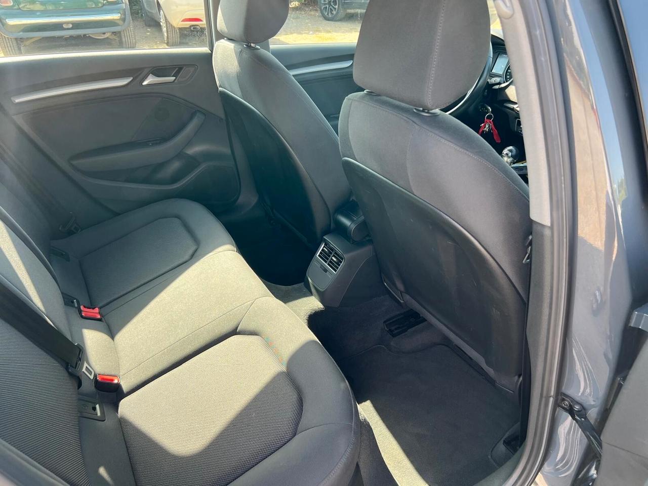 Audi A3 SPB 35 TDI S tronic Business Advanced