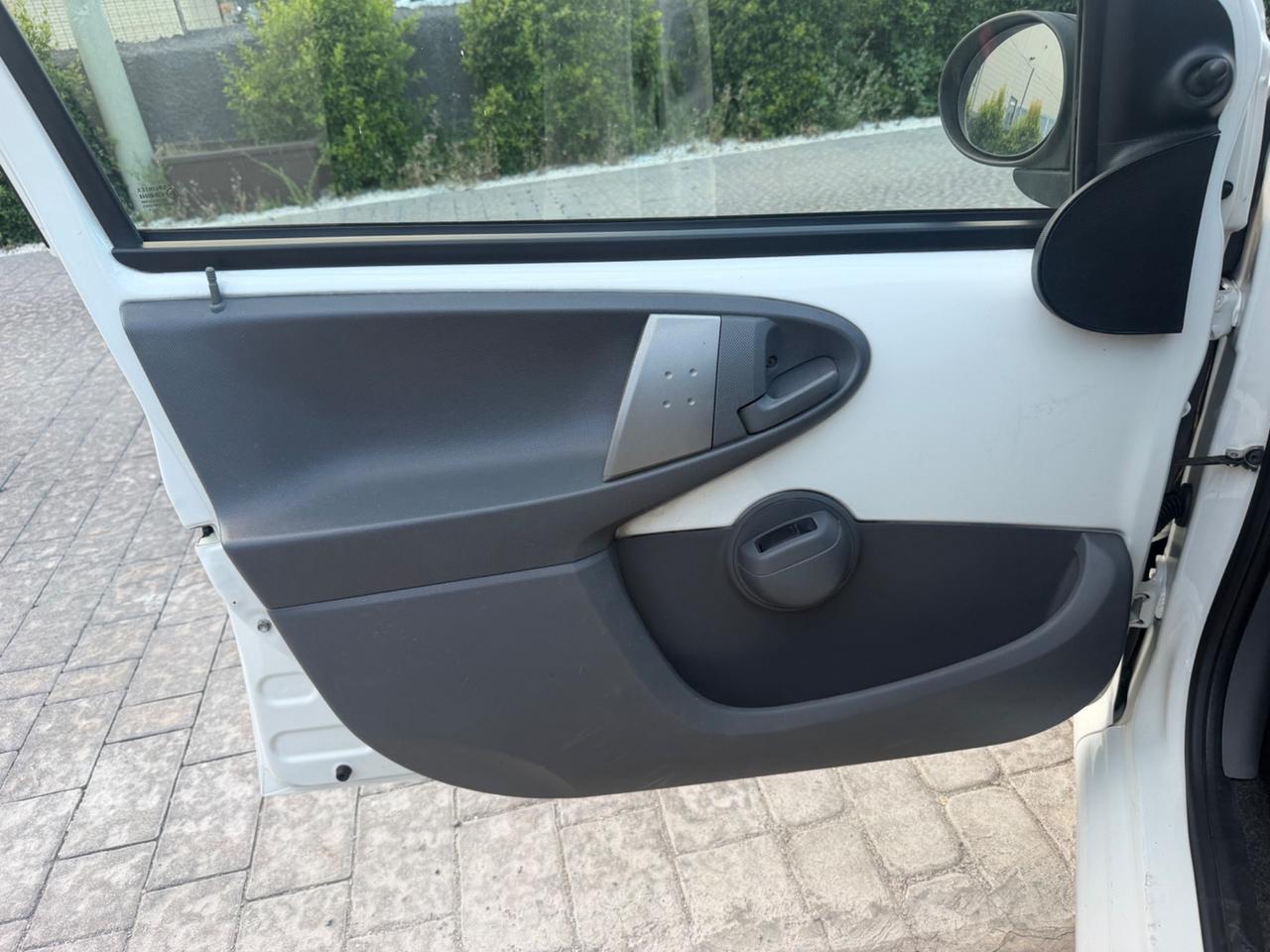 Toyota Aygo 1.0 12V VVT-i 5 porte Deep Ocean Connect