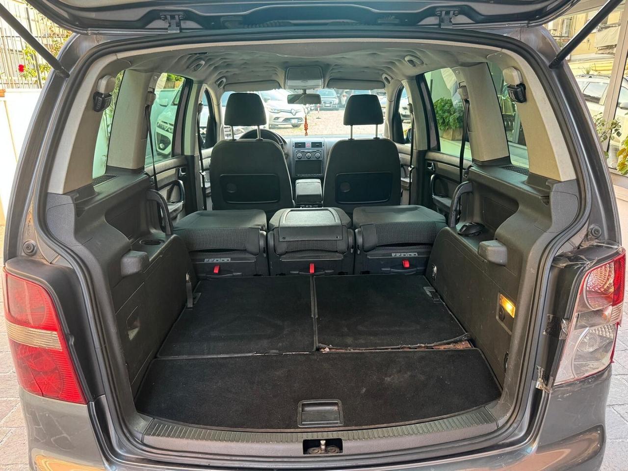 VOLKSWAGEN Touran 2.0 16V TDI Highline