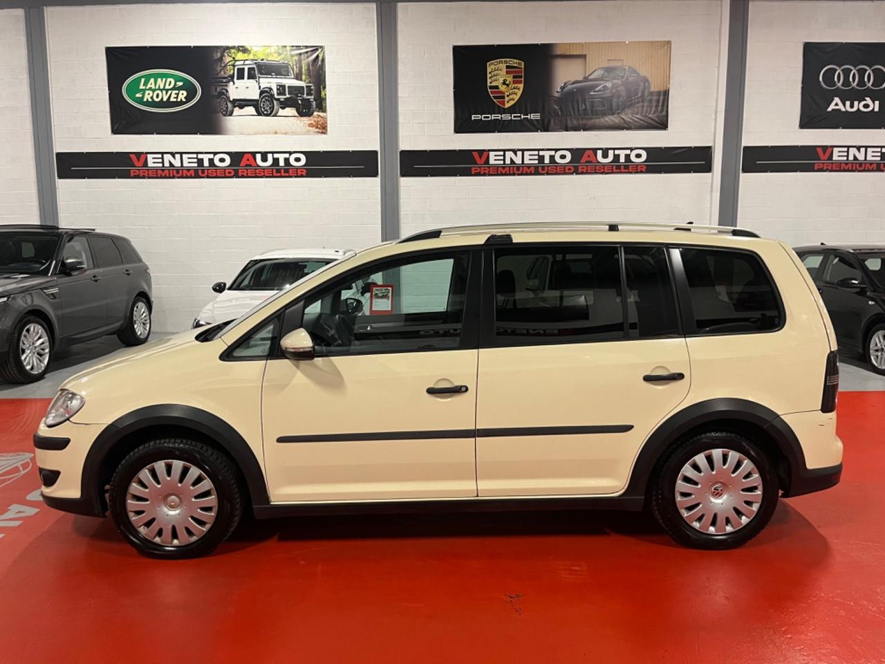 Volkswagen Touran 2.0 TDI DPF DSG Trendline