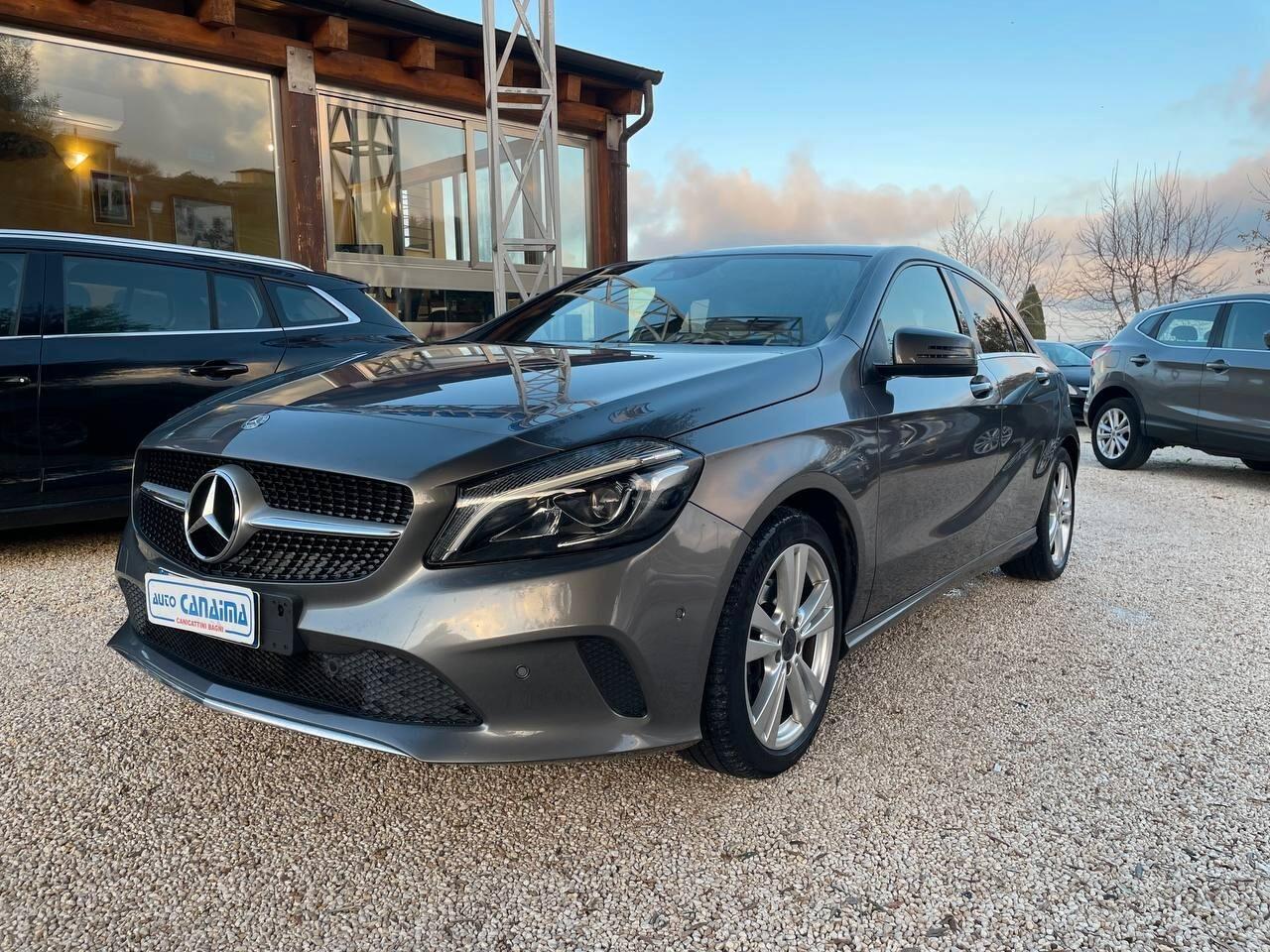 MERCEDES - BENZ A 200 D PREMIUM - 2017