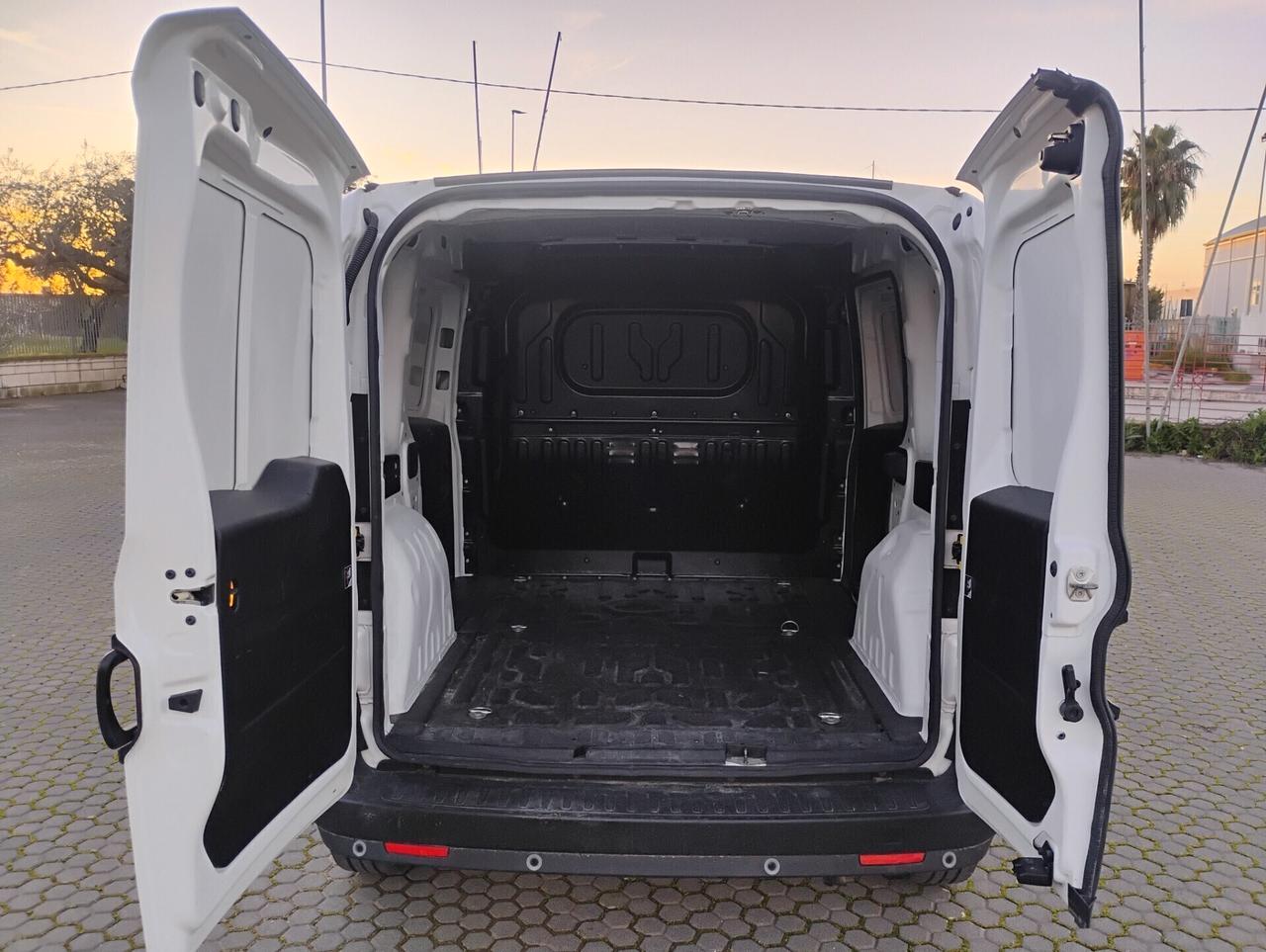 Fiat doblò cargo 1.6 MJ cargo lounge