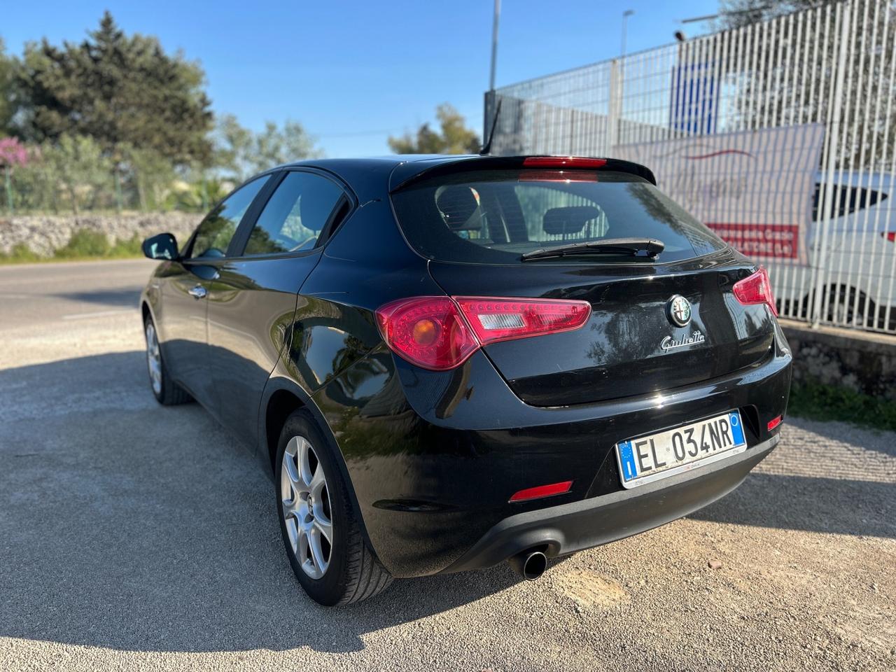 Alfa Romeo Giulietta 1.6 JTDm 105 CV Distinctive-2012