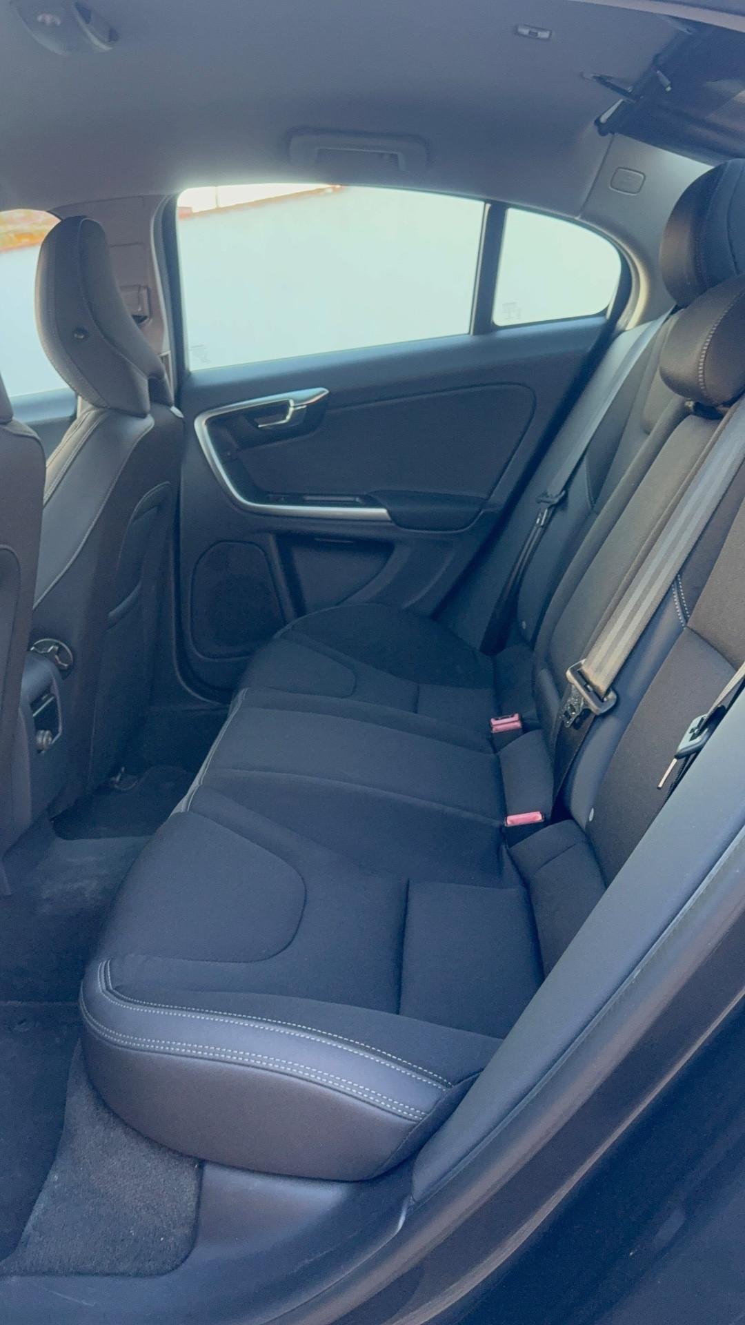 Volvo S60 D5 AWD Geartronic Momentum