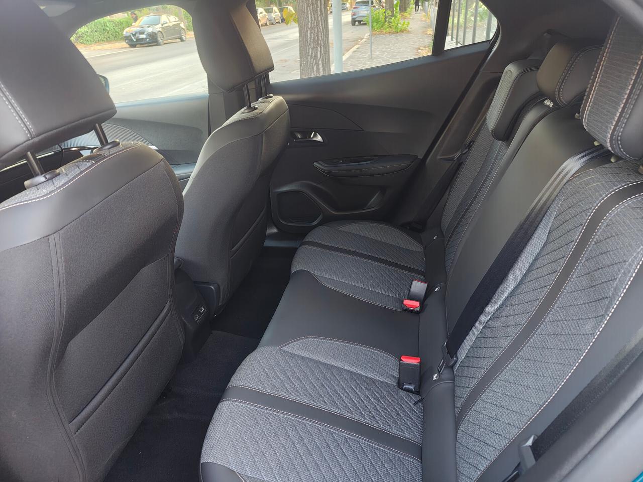 Peugeot 2008 PureTech 130 S&S EAT8 Allure