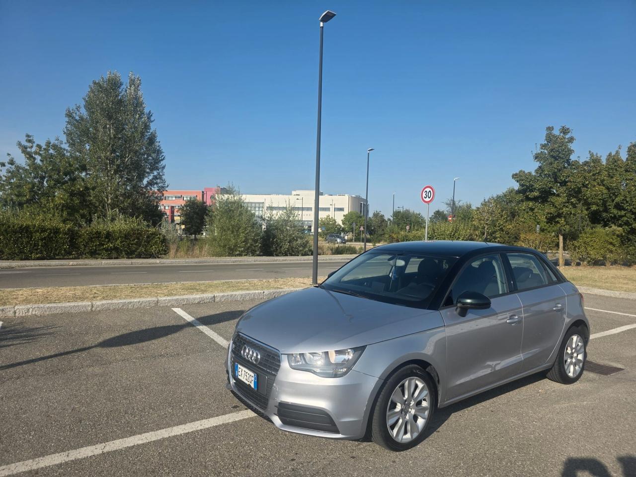 Audi A1 1.6 TDI S line edition plus