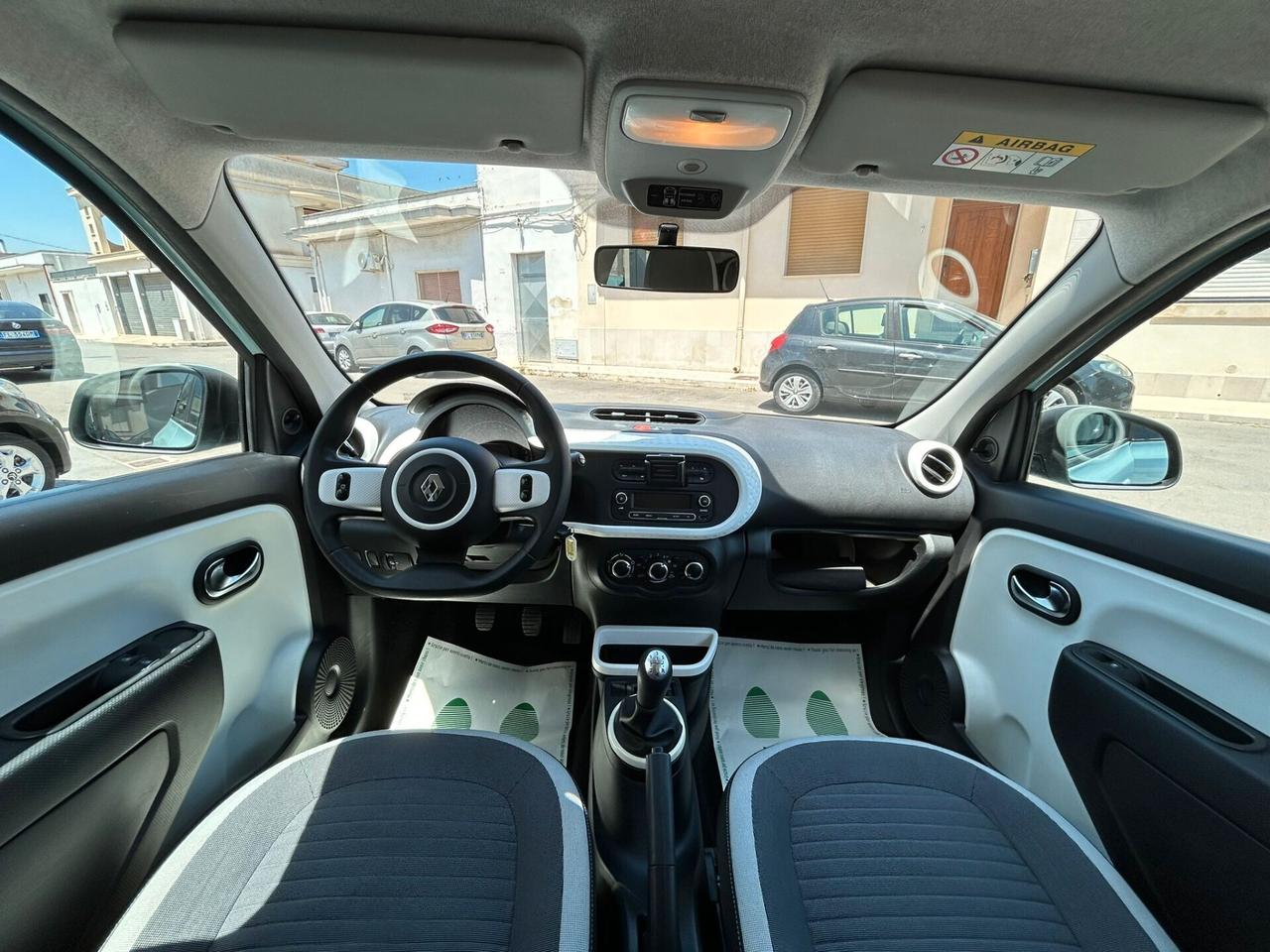 Renault Twingo 1.0 51 Kw LIVE - 2014