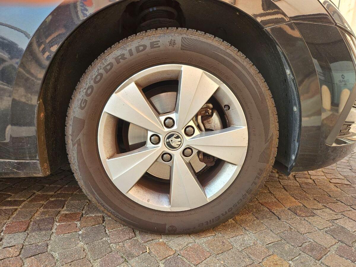 Skoda Octavia Station Wagon 1.5 e-tec Executive dsg