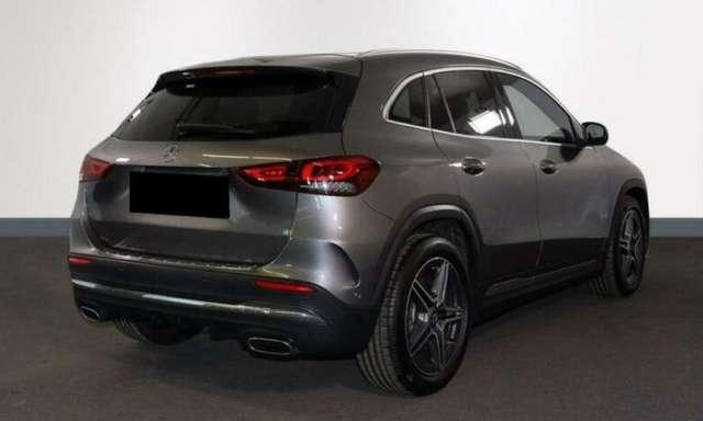 Mercedes-Benz GLA 250 AMG PREMIUM 4 MATIC LED PDC KAMERA TETTO MBUX ACC