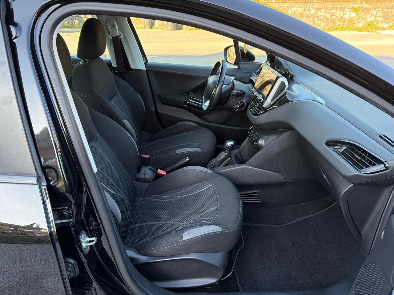 Peugeot 208 1.4 HDi 68CV 5 porte Allure