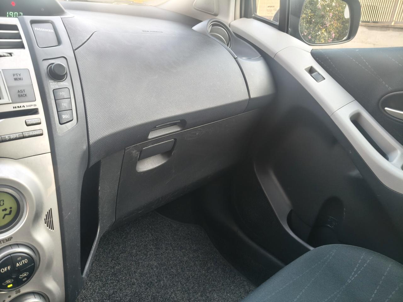 Toyota Yaris 1.3 5 porte AUTOMATICA