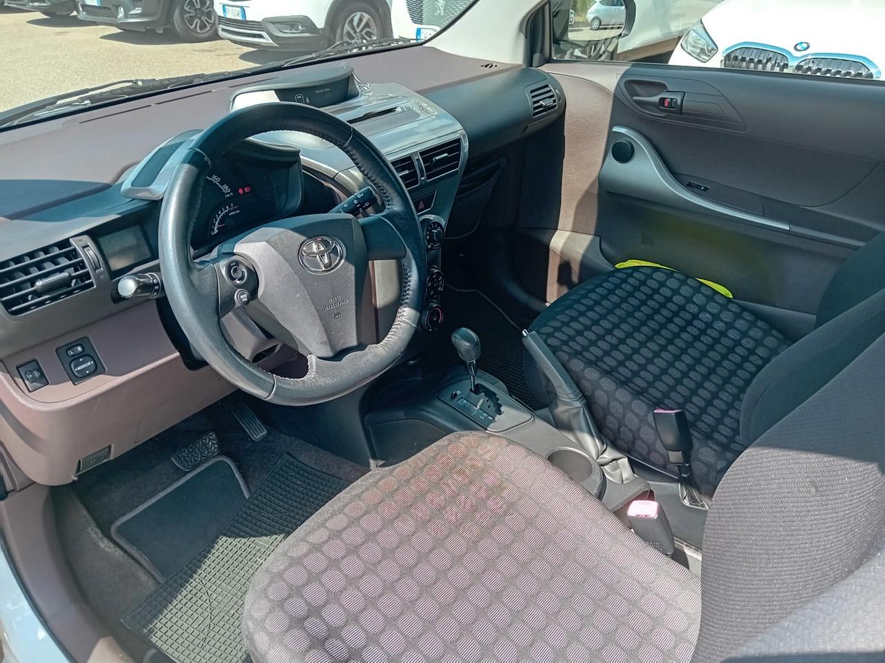 Toyota iQ 1.0 68cv multidrive SERVICE TOYOTA
