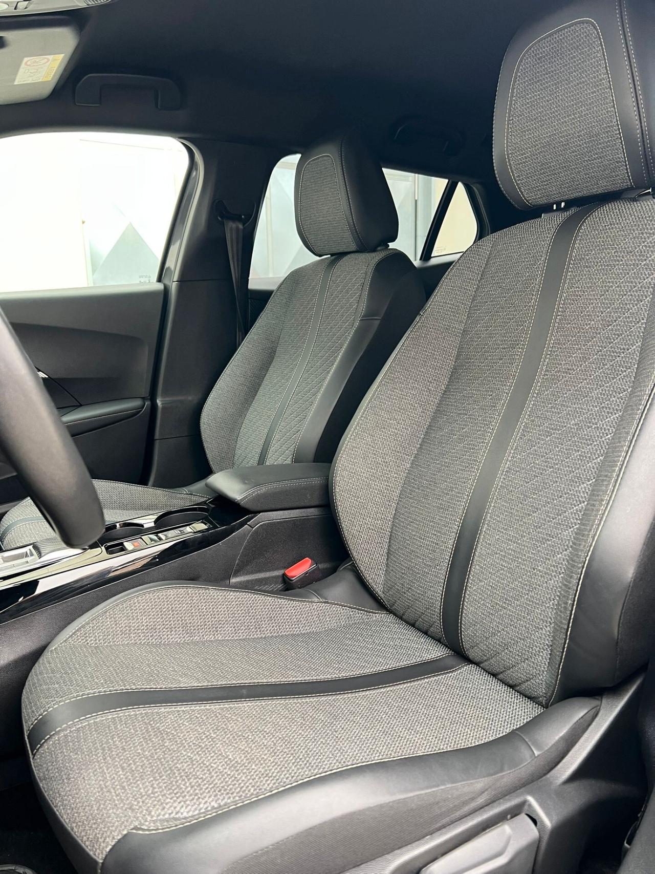 PEUGEOT 2008 1.5 HDI 130CV 2024 ALLURE PACK!!!!!!
