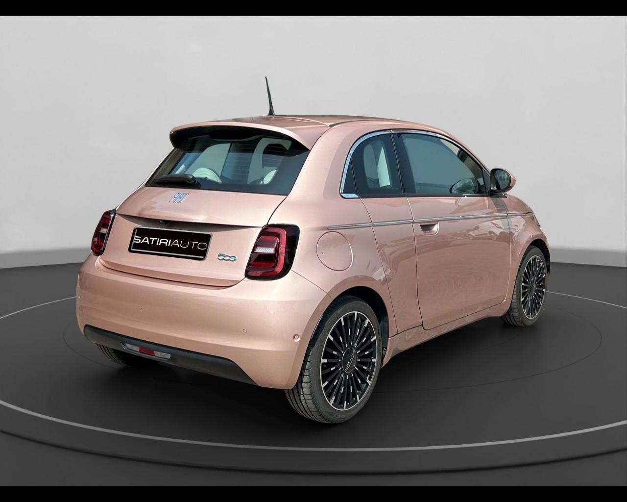 FIAT 500e 3+1 - 500e 3+1 42 kWh La Prima
