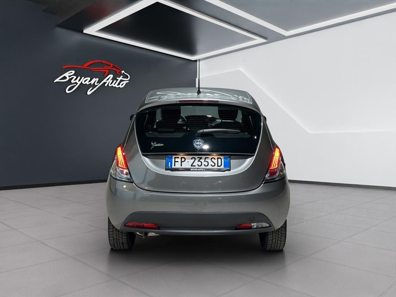 Lancia Ypsilon 1.2 69 CV 5 porte Elefantino