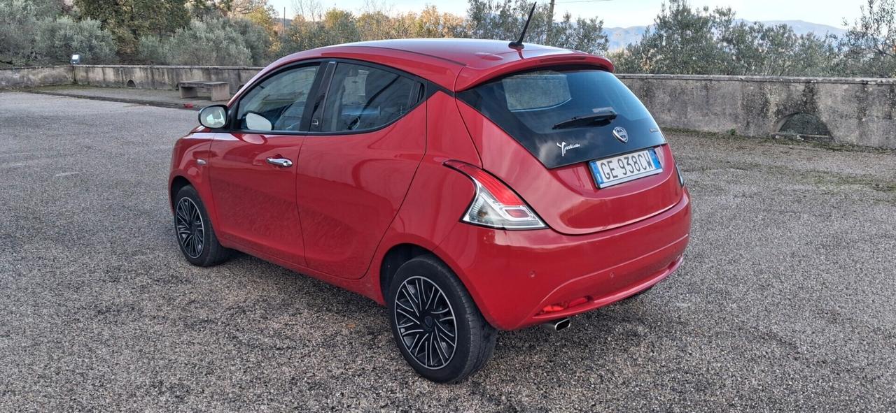 Lancia Ypsilon 1.0 FireFly 5 porte S&S Hybrid Ecochic Gold