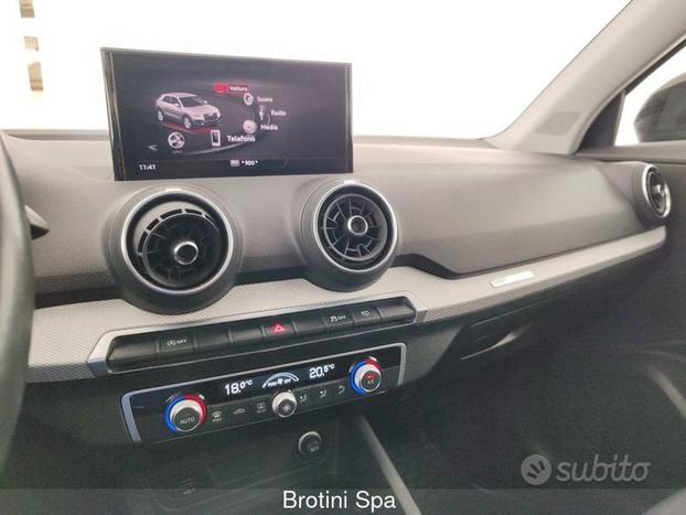 Audi Q2 35 TFSI S tronic Identity Black
