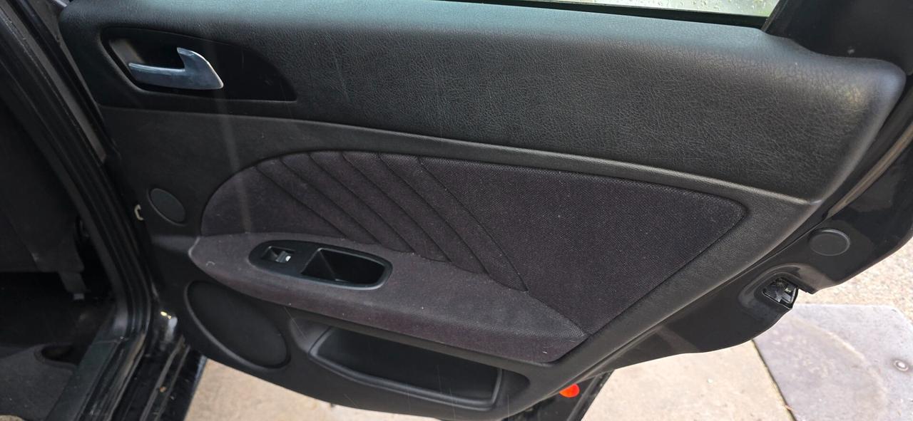 Alfa 159 tutta apena revisionata e batteria nuova