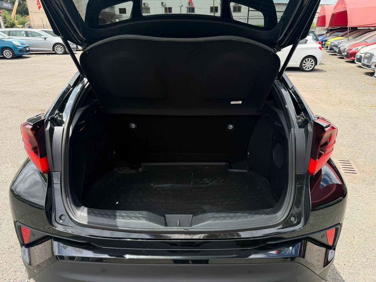 Toyota C-HR 1.8 Hybrid E-CVT Lounge