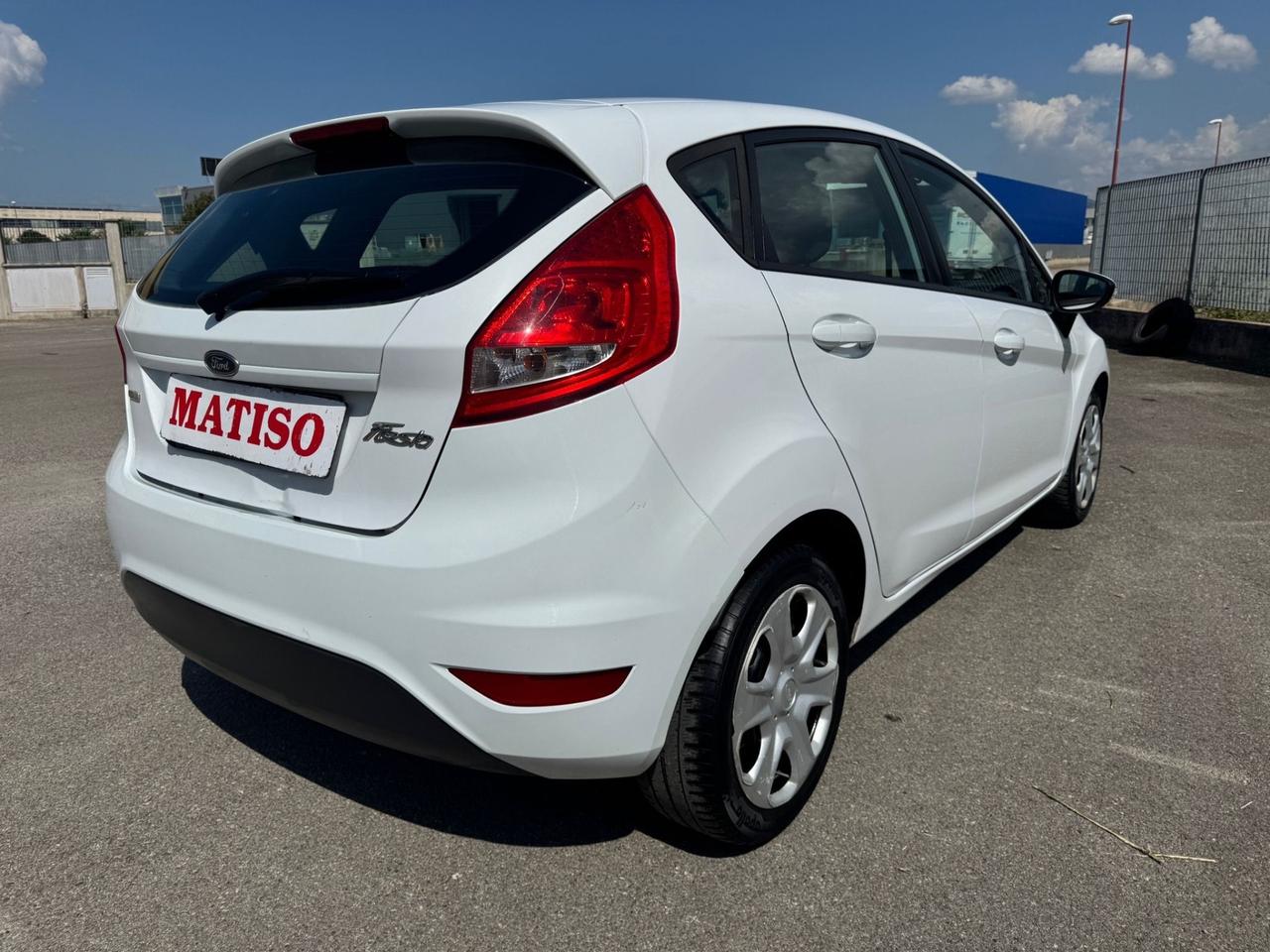 Ford Fiesta 1.4 TDCi 68CV 5 porte Titanium