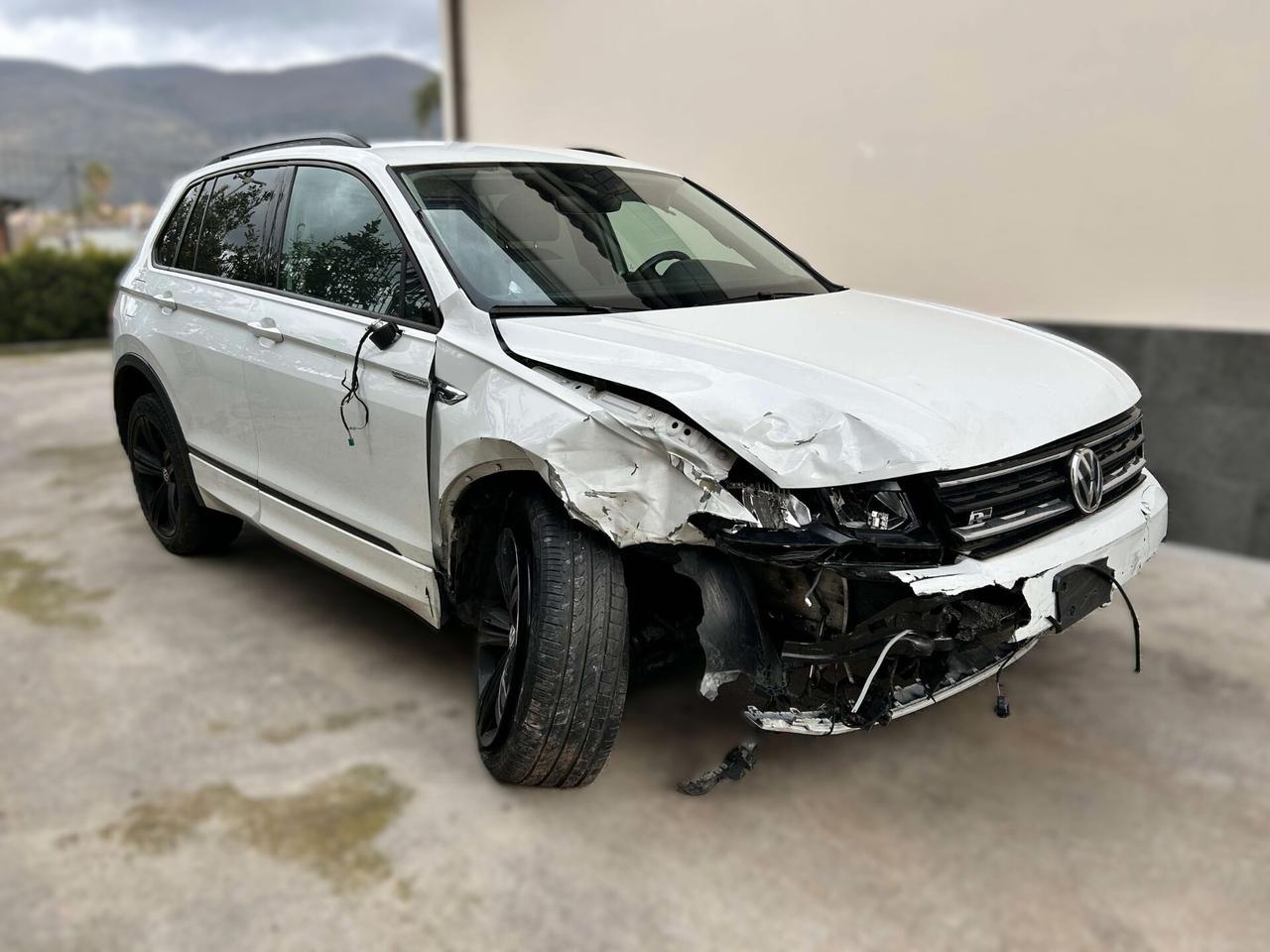 VW Tiguan 1.6 TDI 115CV R-Line - 2019 Incidentata