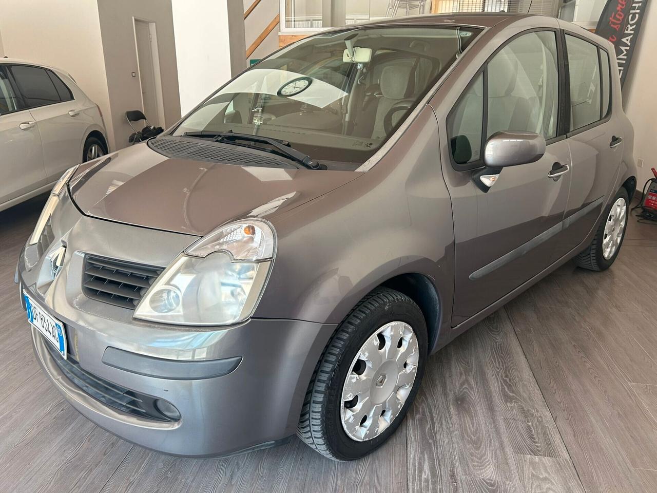 Renault Modus 1.5 dCi 70CV Neopatentati
