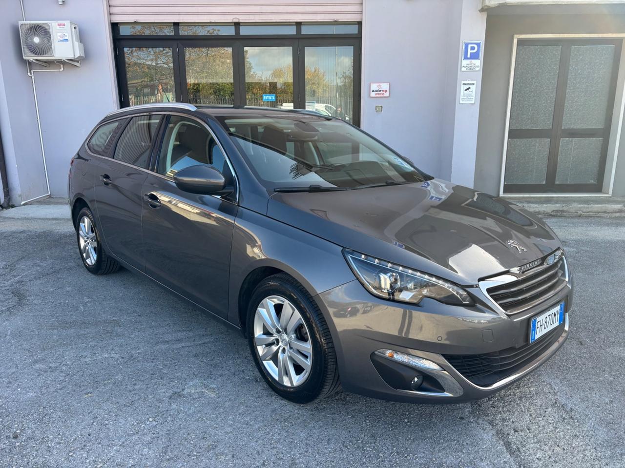 Peugeot 308 BlueHDi 120 S&S EAT6 SW Allure