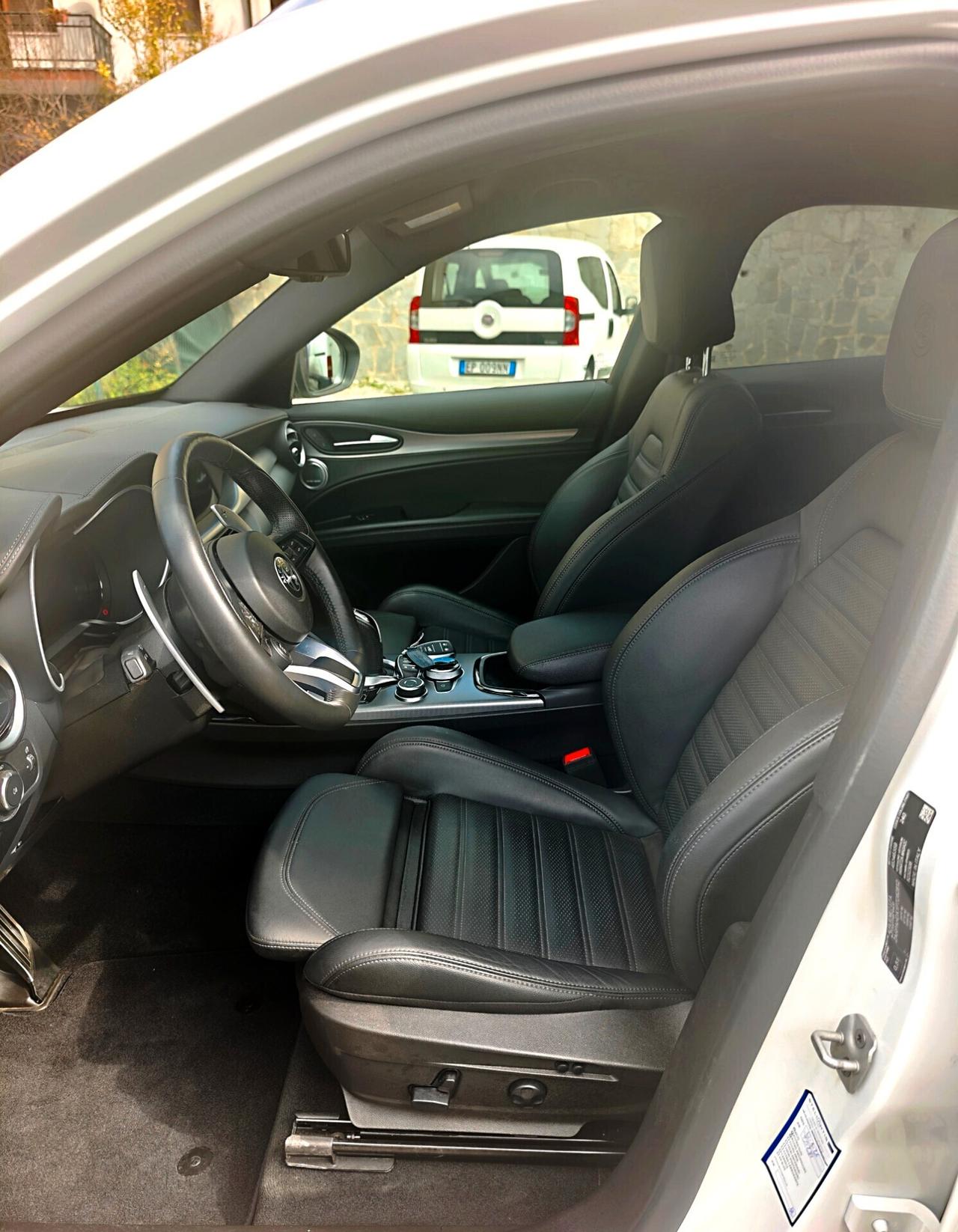 Alfa Romeo Stelvio 210 cv Q4 gancio iva esposta