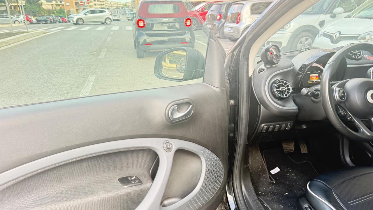 Smart ForTwo 70 1.0 twinamic Passion LED NAVI PANORAMA CERCHI 15 PDC