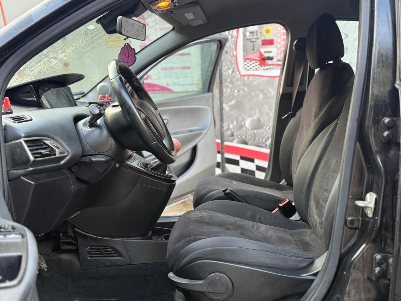 LANCIA YIPSILON 1.3 MTJ 5 PORTE PRONTA IN CONSE