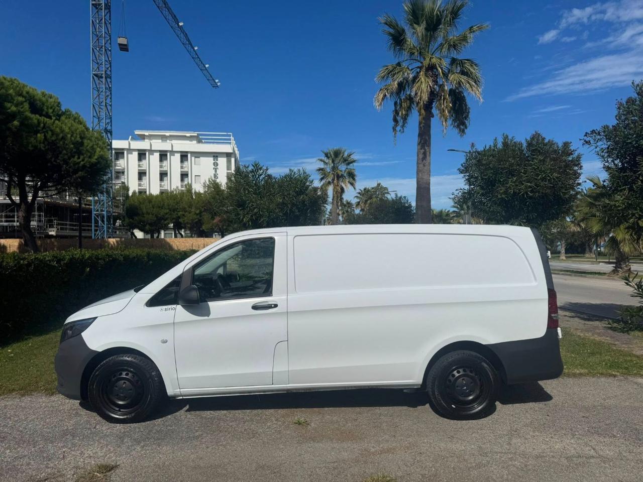 MERCEDES Vito 111 cdi compact E6