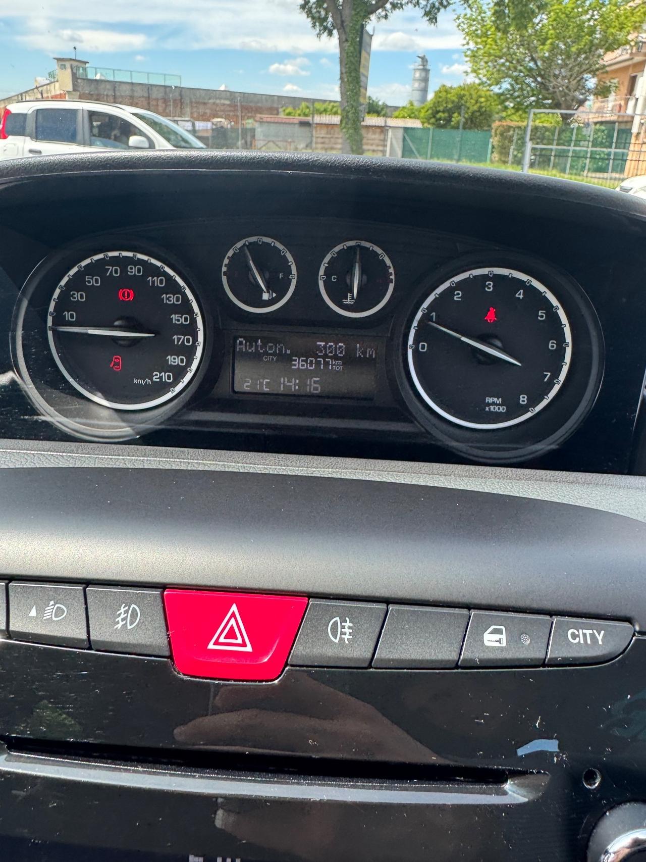 Lancia Ypsilon 1.2 69 CV 5 porte Gold