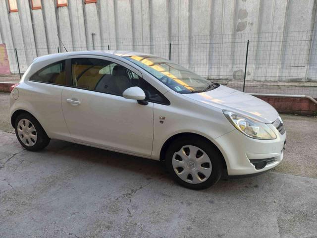 OPEL Corsa 1.2 3 porte Sport NEOPATENTATI