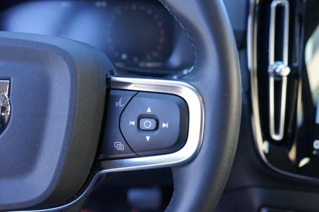 VOLVO XC40 T3 Geartronic Inscription Pari al Nuovo Certificat