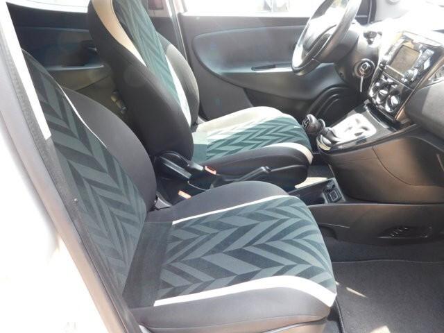Lancia Ypsilon 1.2 69 CV 5 porte Platinum