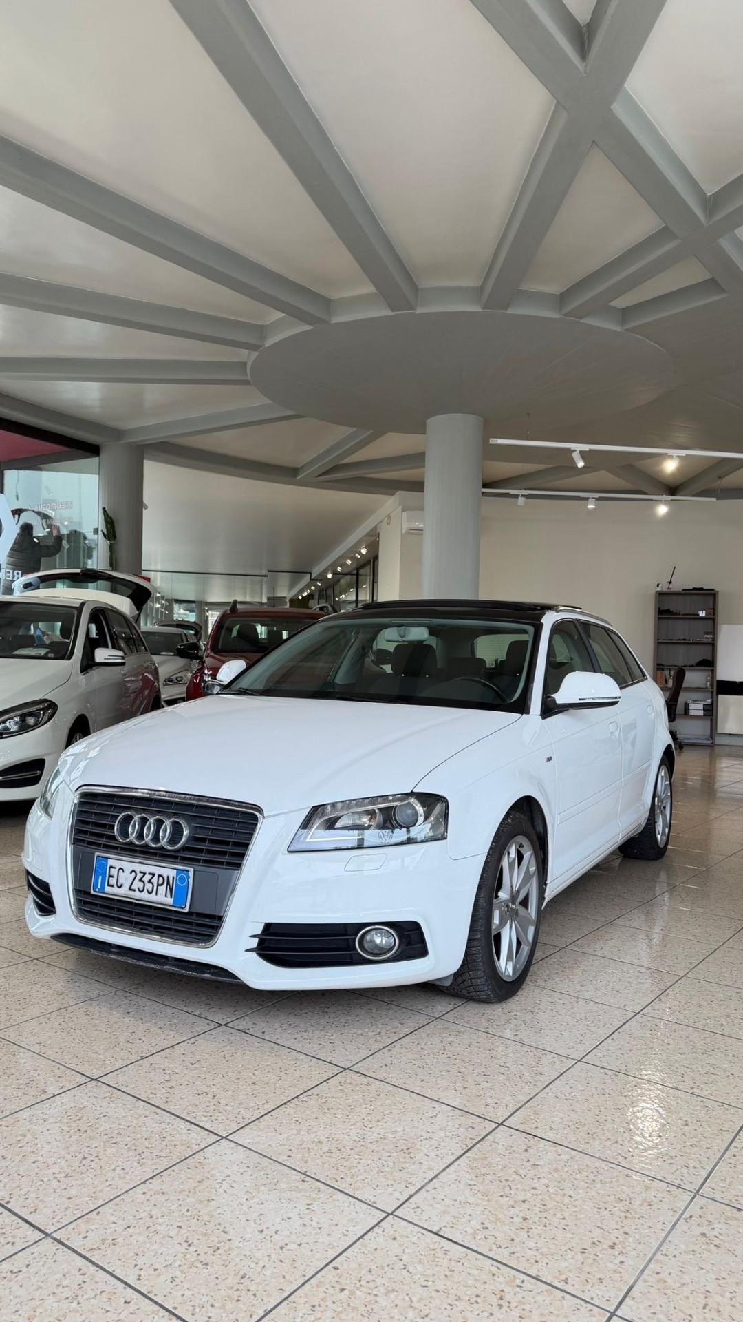 Audi A3 SPB 1.6 TDI 105 CV CR Ambition