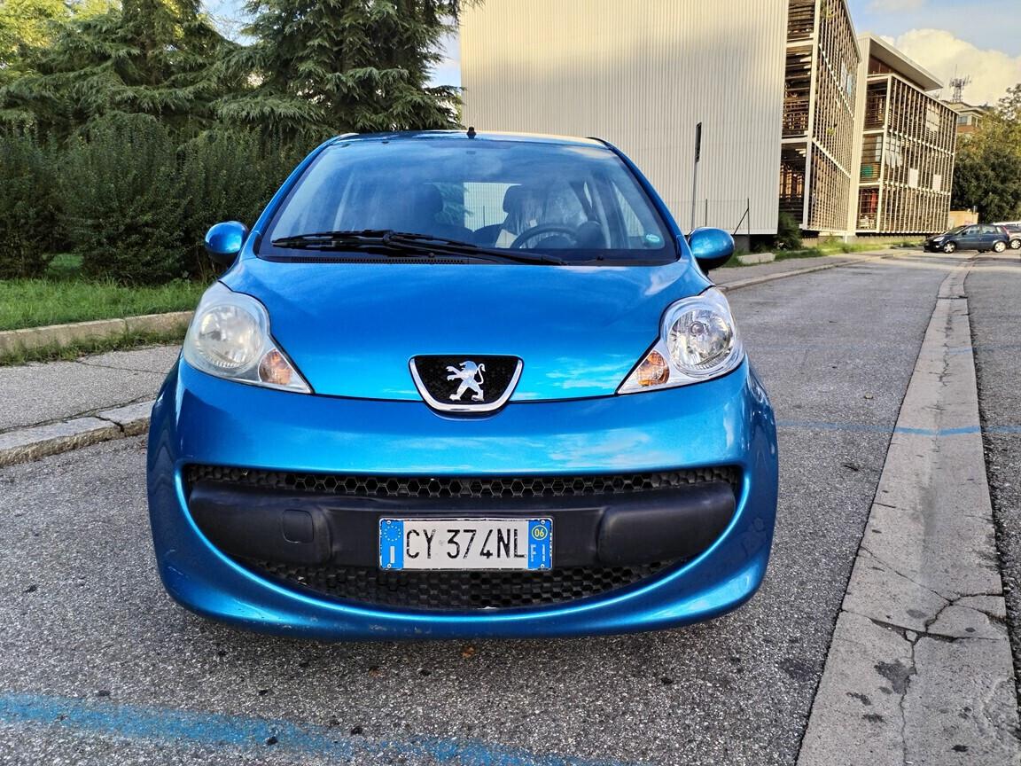 Peugeot 107 1.0 5p. Plaisir 77000km unipro anziana manutenzioni fatte full optionals NEOPATENTATI