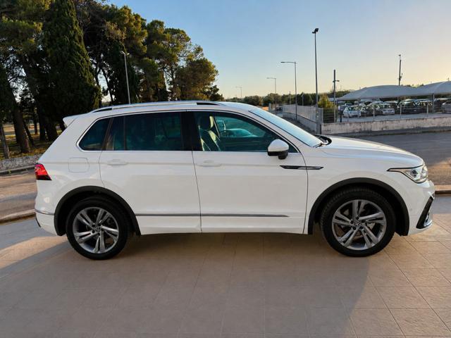 VOLKSWAGEN Tiguan 2.0 TDI 150 CV SCR DSG R-Line LUCI AMBIENTE