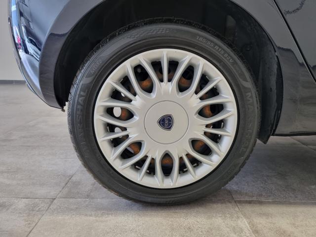 LANCIA Ypsilon 1.2 69 CV 5 porte Silver
