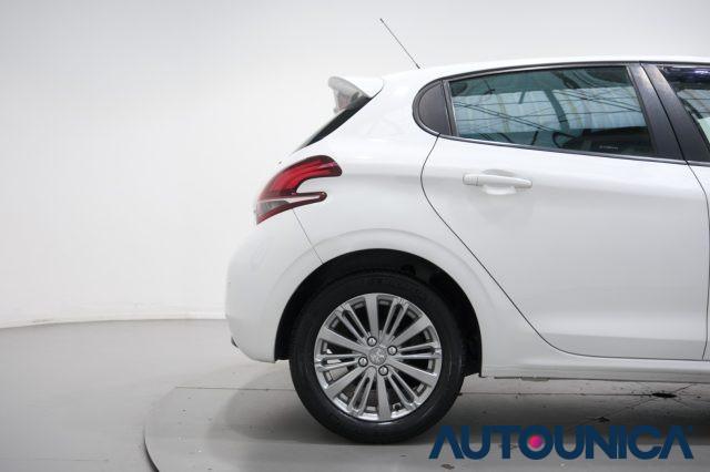 PEUGEOT 208 PURETECH 82 5 PORTE GPL ALLURE NEOPATENTATI