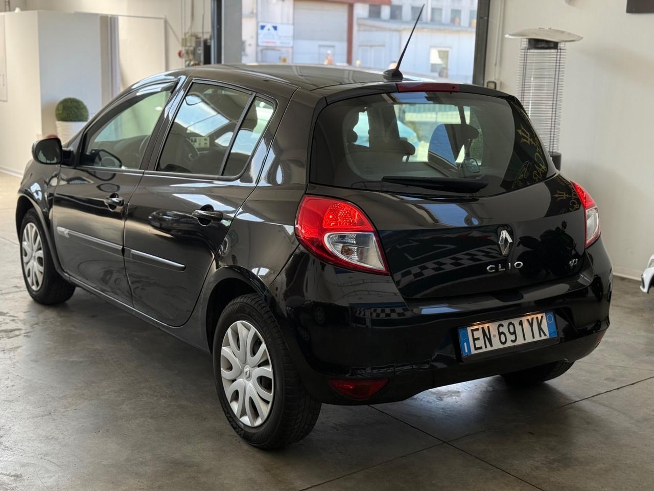 RENAULT CLIO 1.5 dCi 90CV NAVI NEOPATENTATI