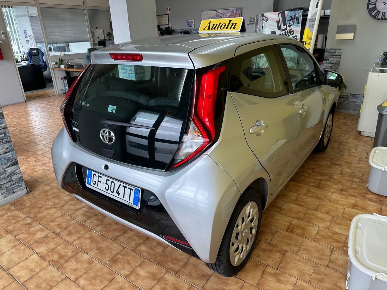 Toyota Aygo Connect 1.0benz. 3.400km!!!