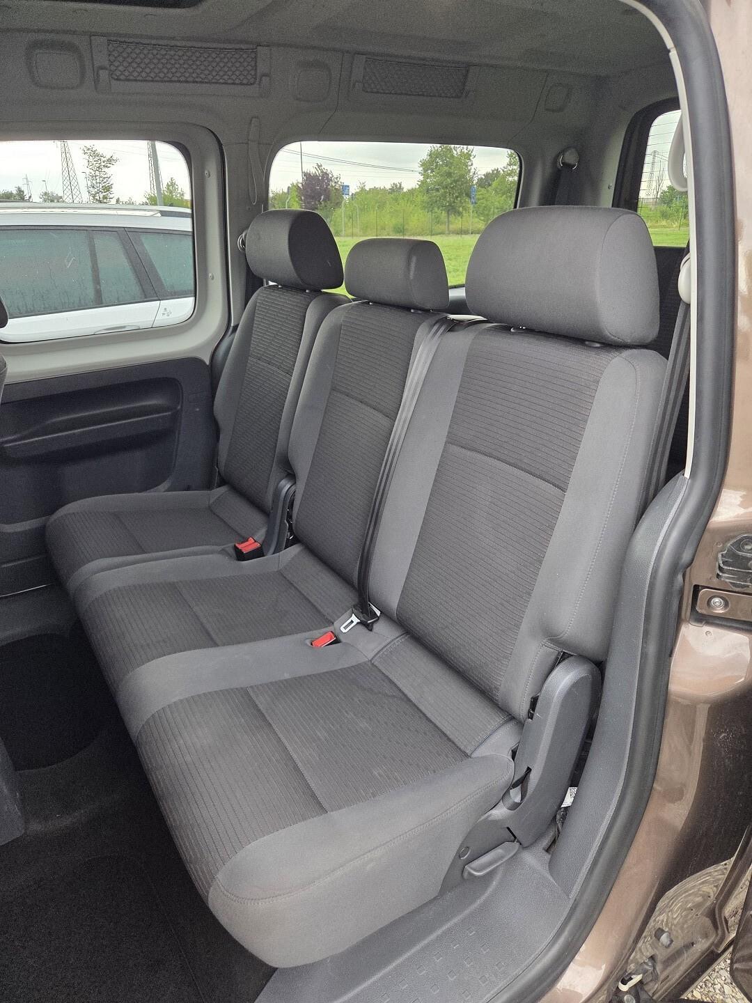 VOLKSWAGEN CADDY 1.6TDI 102CV 7 POSTI