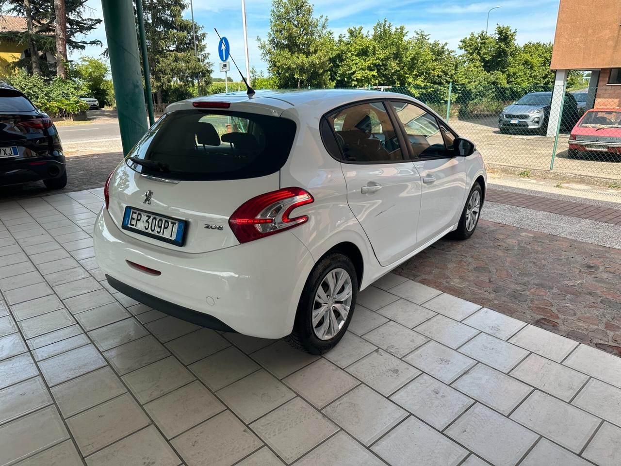 Peugeot 208 1.2 VTi 82 CV (12 RATE)