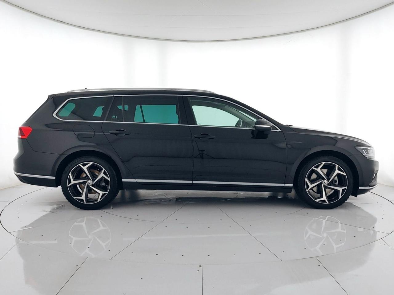 VOLKSWAGEN Passat Variant 2.0 tdi Executive 190cv dsg APP CONNECT+LED