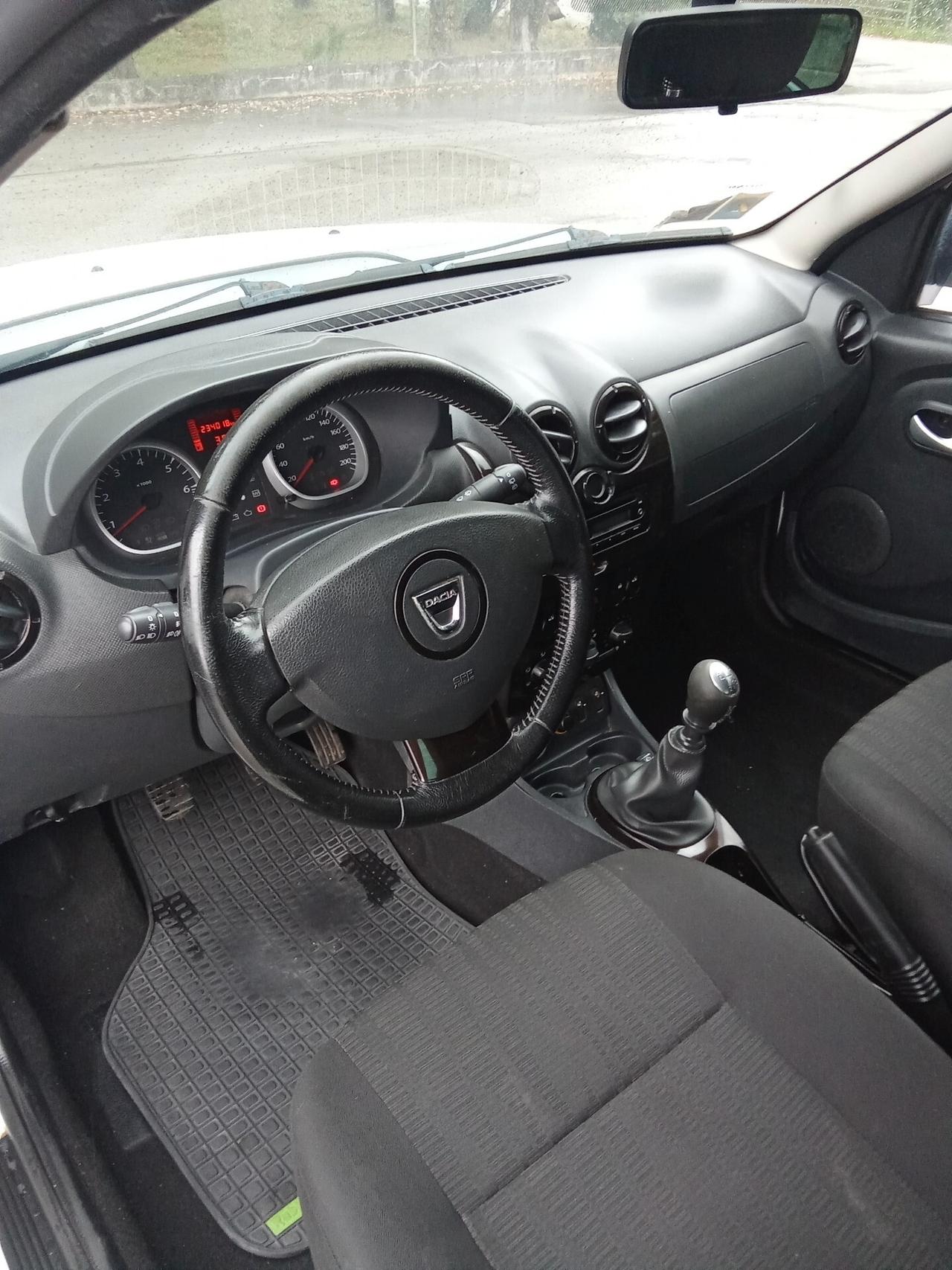 Dacia Duster 1.6 110CV 4x4 GPL 011